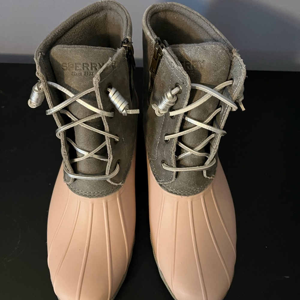 Sporty Women’s Pink/Gray Saltwater Duck Boots